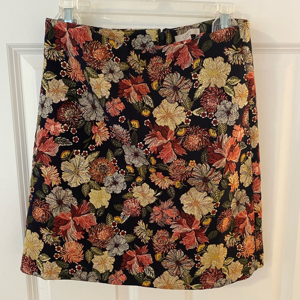 NWT LOFT Navy Embroidered Fully Lined Skirt Size 2
